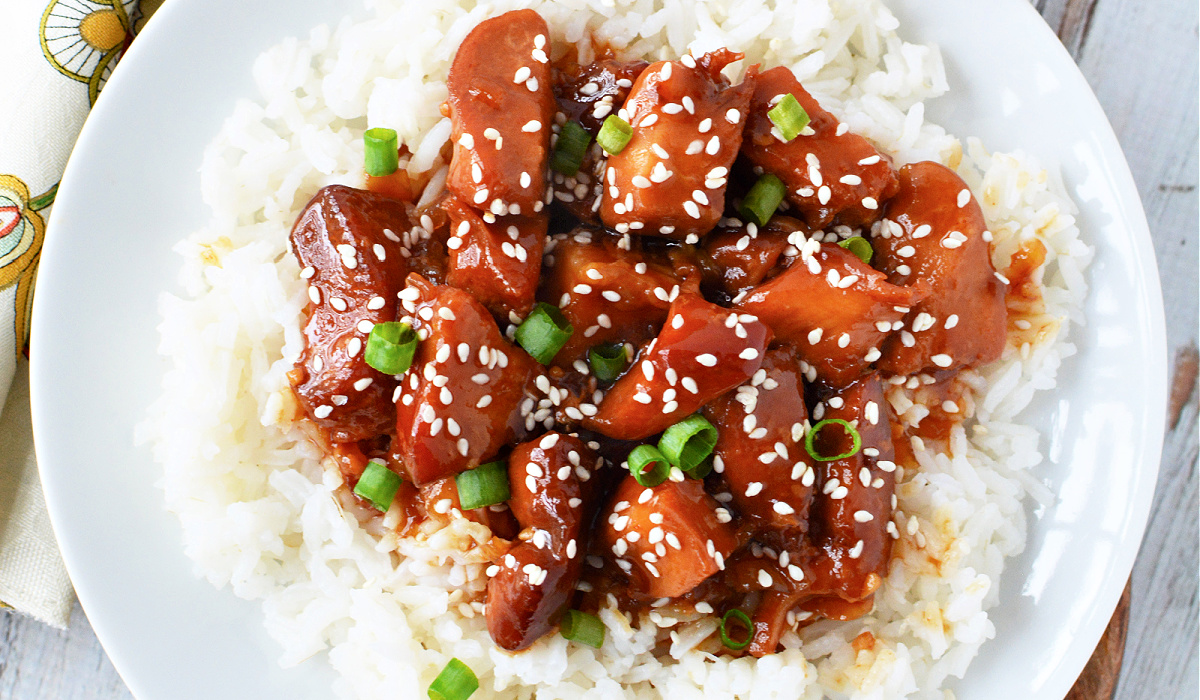 Slow Cooker Sesame Chicken with white rice