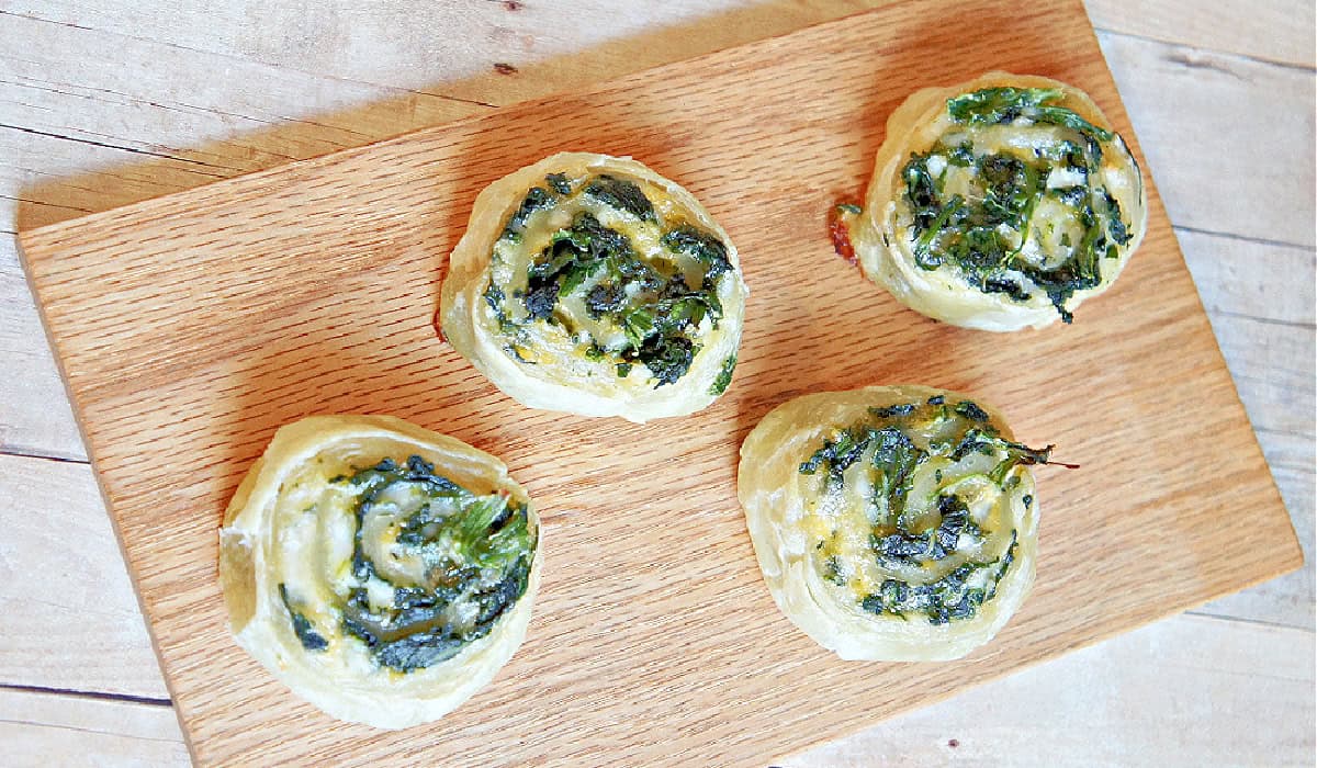 Cheesy Spinach Puff Pastry Pinwheels