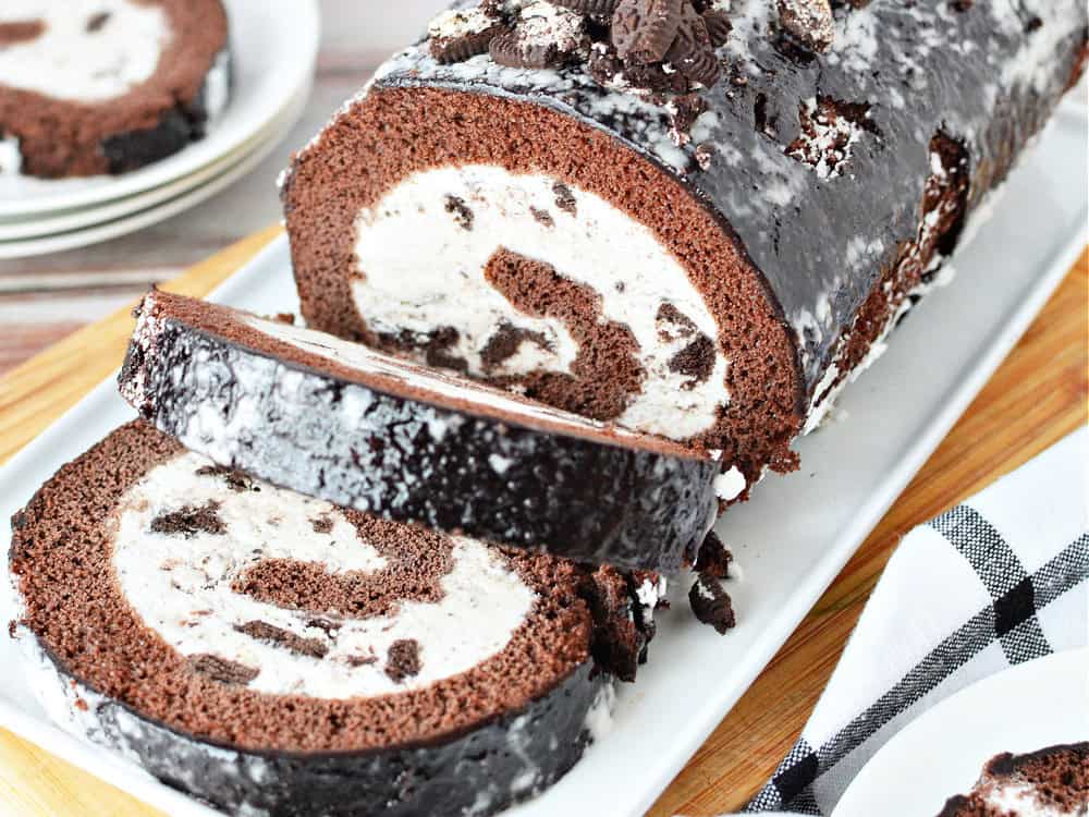 Oreo Cookie Ice Cream Cake Roll