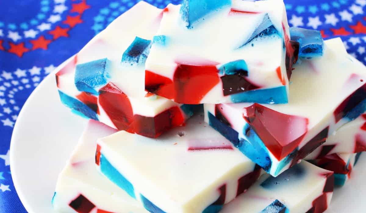 33 Delicious Red White and Blue Recipes for Memorial Day Weekend