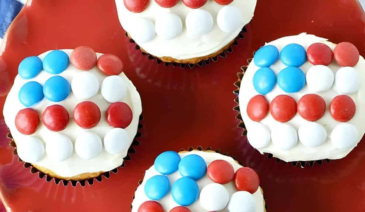 Red, White & Blue M&M Flag Cupcakes