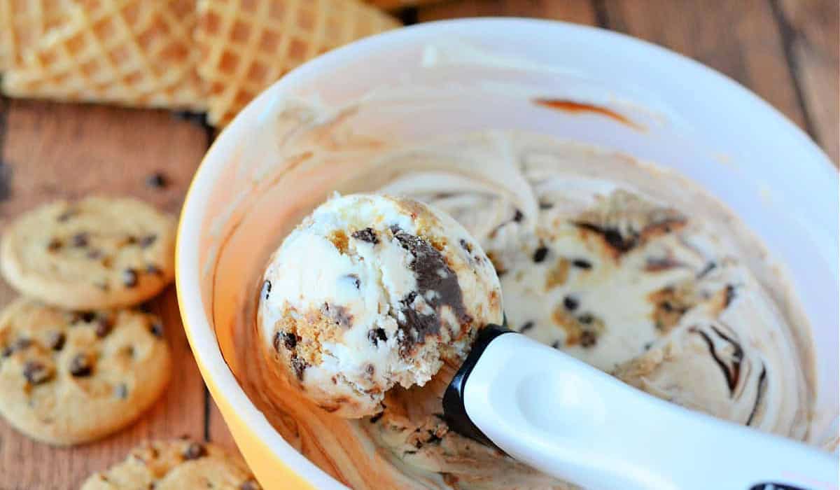 Chocolate Chip Cookie No Churn Ice Cream Recipe