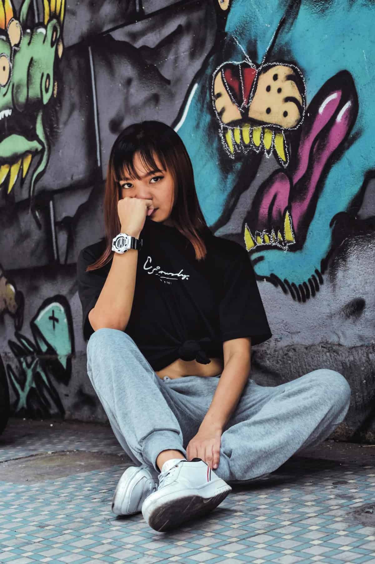 woman wearing streetwear fashion