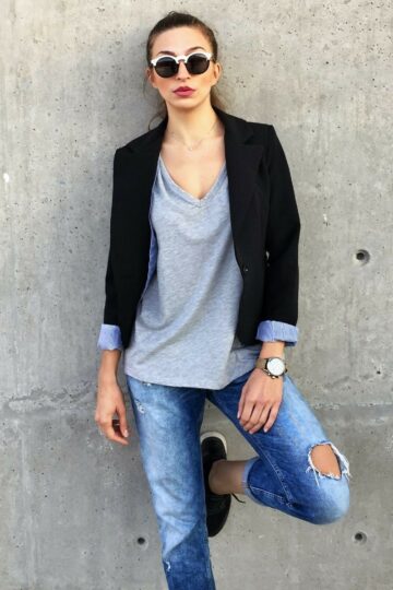 woman wearing streetwear fashion