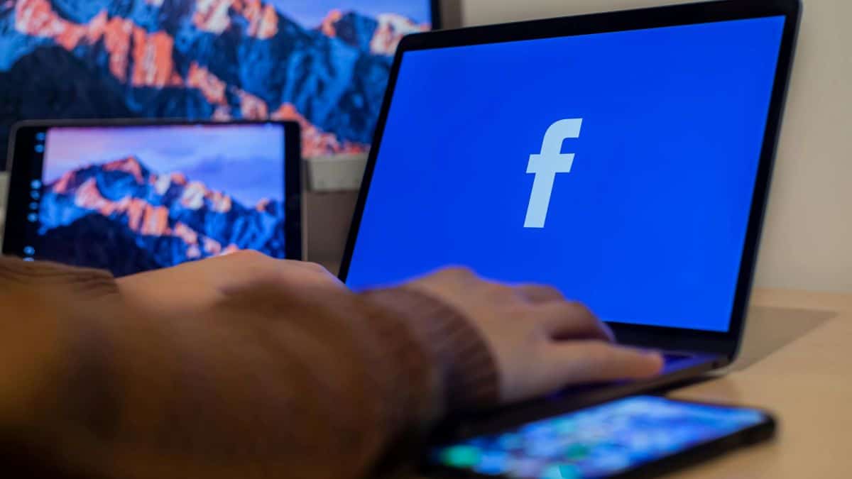 Best 5 Sites to Buy Facebook Post Shares (Real & Cheap)