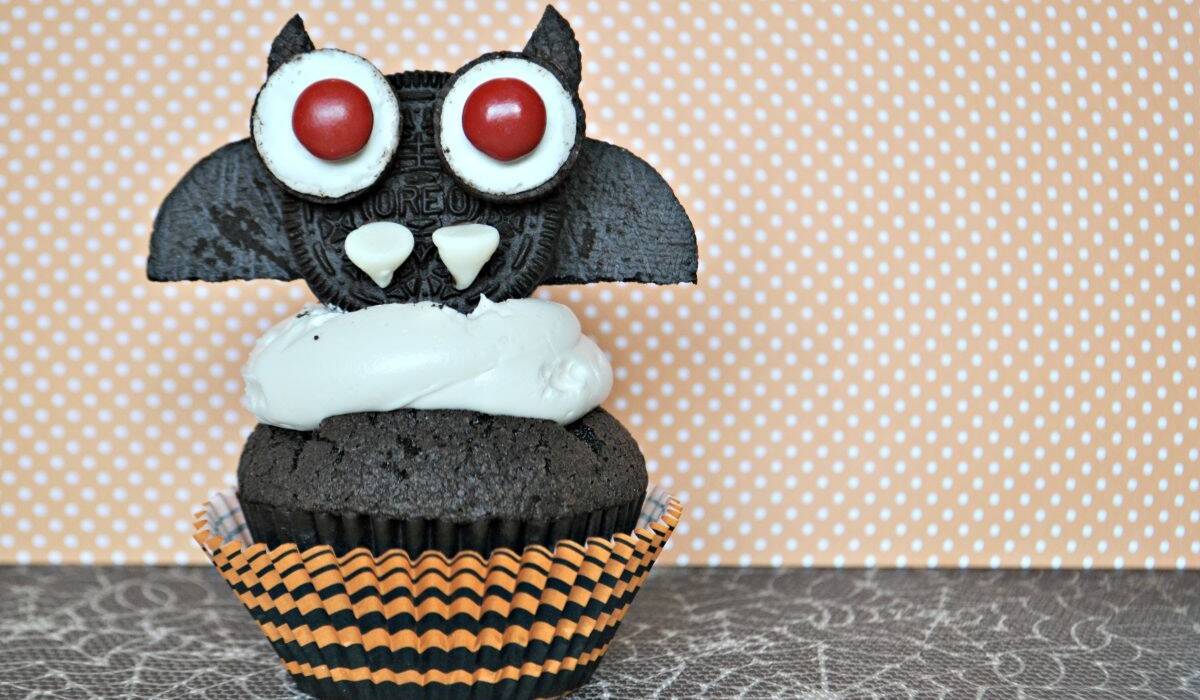Halloween Vampire Bat Cupcakes