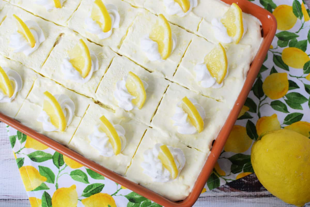 Lemon Icebox Cake with Graham Crackers with lemon slices on top