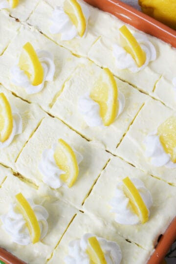 Lemon Icebox Cake with Graham Crackers with lemon slices on top