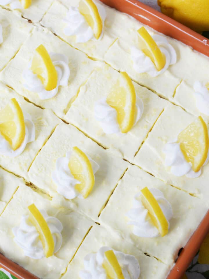 Lemon Icebox Cake with Graham Crackers with lemon slices on top